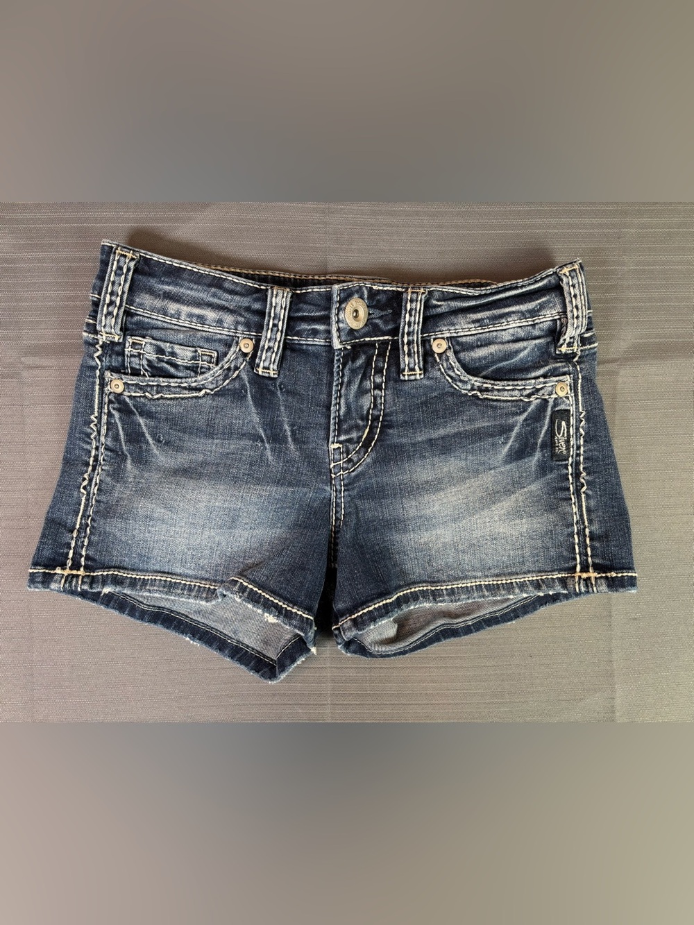 Silver Jeans Tuesday Shorts W25 L3 Dark Wash Denim Shorts Contrast Stitch